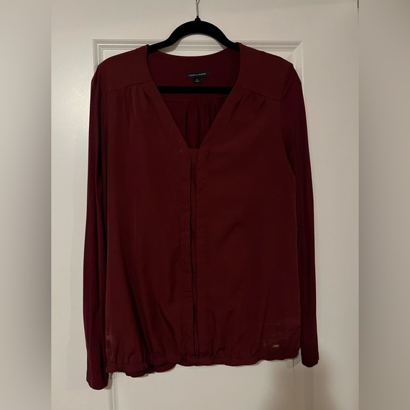 Tommy Hilfiger Women’s tees - Picture 1 of 6